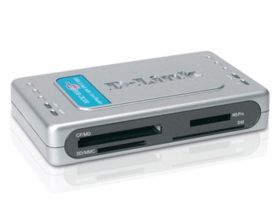DUB-CR200 D-Link 3-Port USB 2.0 Hub 3 x Type A USB 2.0 USB (Downstream), 1 x Type B USB 2.0 USB (Upstream) External (Refurbished)