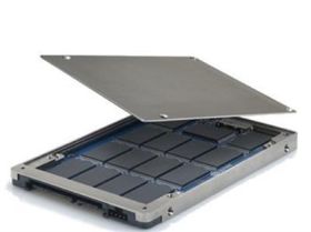 00LA899 Lenovo 1.6TB MLC SATA 6Gbps Hot Swap Mainstream Mixed 2.5-inch Internal Solid State Drive (SSD) with 3.5-inch Tray Assembly for ThinkServer RD450